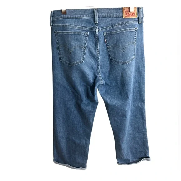 Levi Strauss & Co Women's Denim Capris - Picture 2 of 3